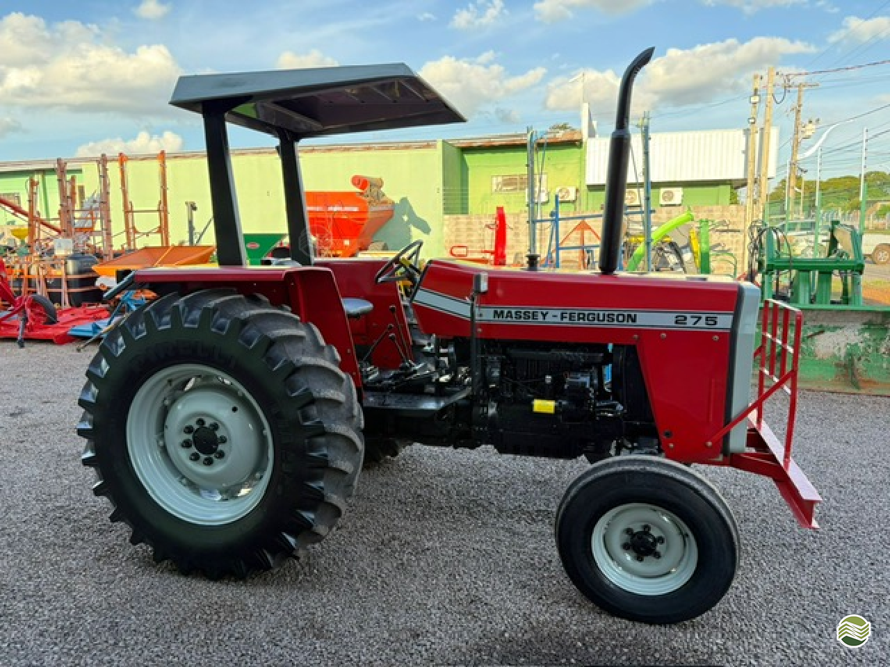 MF 275 de Cotramaq Tratores